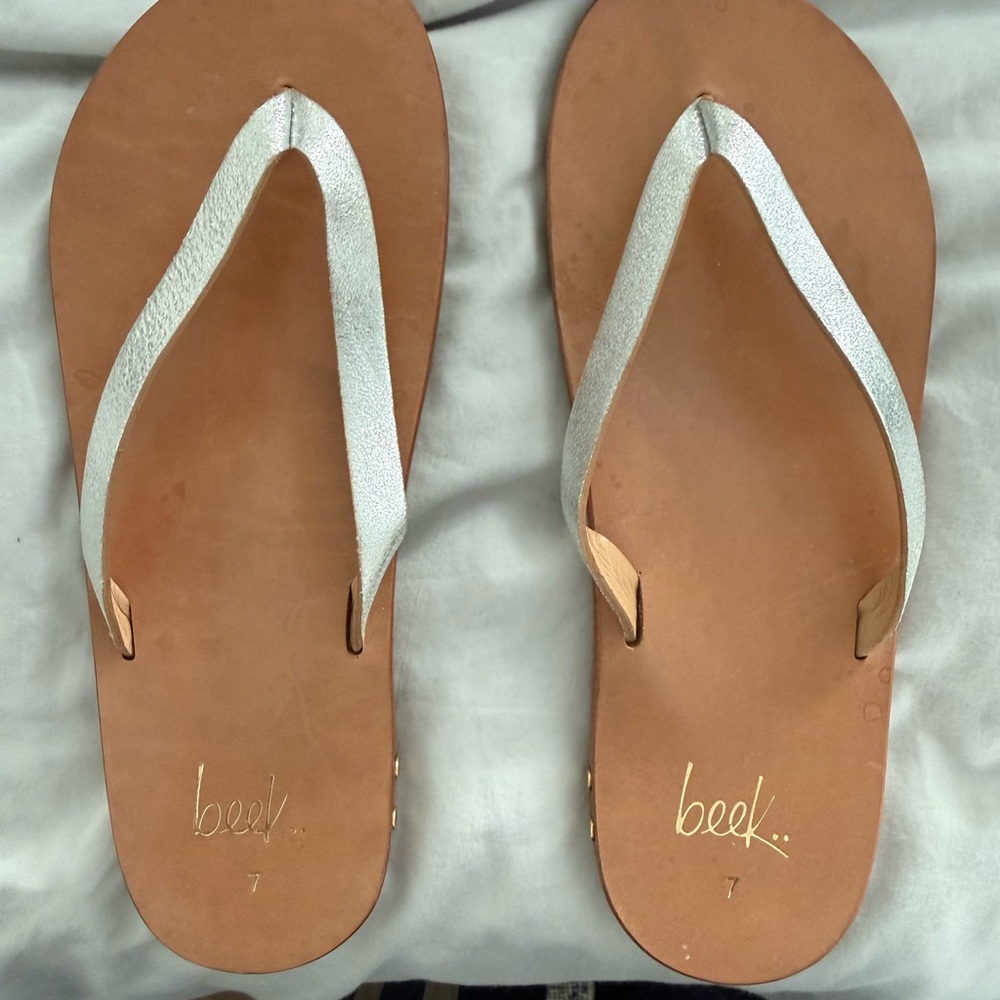 beek Silver Strap Tan Footbed Flip Flop Sandals
